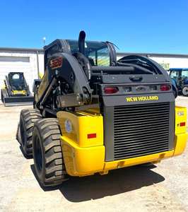 Chargeuse compacte 2023 L328 - Product Image 6