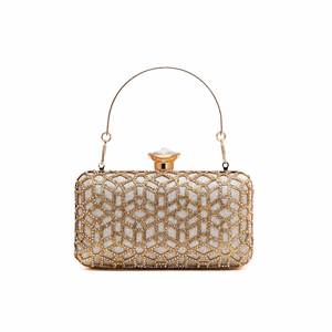Embrague nupcial dorado P15266 enaguas elegantes para novias - Product Image 3