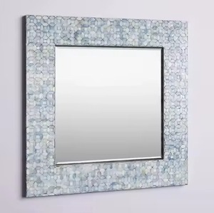 Miroir mural à cadre rond en métal de luxe Miroir décoratif élégant pour la maison Chambre à coucher Salon - Product Image 3