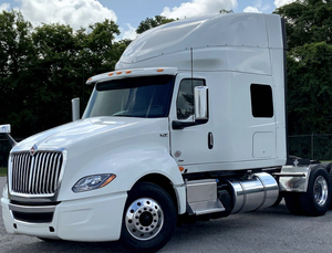 El mejor!! Camión Usado VERY CLAN Semi Sleeper 2020 2023 2021 INTERNATIONAL LT625 Camión Sleeper Convencional - Product Image 3