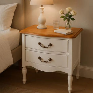 Commode à tiroirs en bois de style antique avec poignées ornementales idéales pour les meubles vintage ou victoriens - Product Image 1