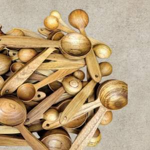 ช้อนไม้สักแบบใช้แล้วทิ้ง พรีเมียม เป็นมิตรกับสิ่งแวดล้อม ดีไซน์เรียบง่าย ปลอดภัยสำหรับอาหาร กันน้ำ ภาชนะไม้สำหรับทำอาหาร จากอินโดนีเซีย - Product Image 5