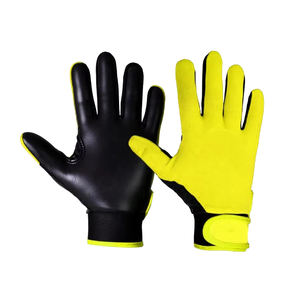 Gants de football gaélique personnalisés légers et confortables GAA Gants gaéliques allemands en latex de haute qualité - Product Image 1