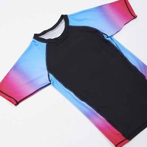 Custom Printed Rash Guard Sublimación Impreso Mma Rush Guard BJJ OEM Mma Rash Guard para hombres de manga corta - Product Image 2