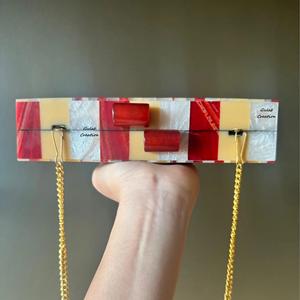 Sac pochette de soirée en résine de mosaïque géométrique multicolore de luxe avec sangle de chaîne pour les fêtes mariages technique de coulée de résine - Product Image 3