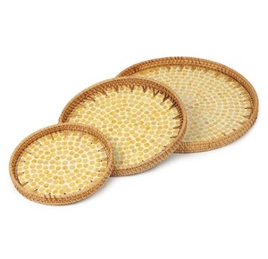 Plateau de service en rotin et bois classique, design attrayant, pour restaurant, café, hôtel, service de table, nourriture, fruits, café - Product Image 1