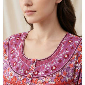 Chemise de nuit Evolve pour femme 100 % coton, broderie imprimée, manches courtes, longueur mi-longue, poches latérales, popeline douce tissée - Product Image 1