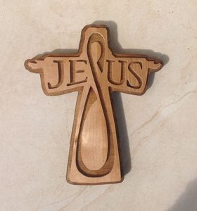 Petit panneau religieux en bois avec motifs croisés cadeau de type pin peint à la main - Product Image 6