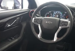 Clean C h e v r o l e t Blazer RS FWD voiture de vente aux enchères avec moteur V6 3.6L à essence - Product Image 2