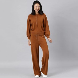 Conjunto Deportivo de Dos Piezas para Mujer, Personalizado 2026, Cómodo, de Algodón y Felpa Técnica, con Estampado Personalizado y Estilo Desgastado - Product Image 1