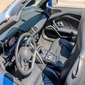 EXTREMADAMENTE LIMPIO, NUEVO 2024, R8 V10 PERFORMANCE SPYDER RWD, VOLANTE A LA IZQUIERDA, ASIENTOS DE CUERO, LISTO PARA ENVIAR - Product Image 4