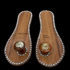 รองเท้าแตะไม้อินเดียแบบดั้งเดิม khadama และ khadau ทำด้วยมือรองเท้า Paduka ไม้สำหรับ Pooja, พิธีกรรมและการใช้ทางจิตวิญญาณ - Product Image 4