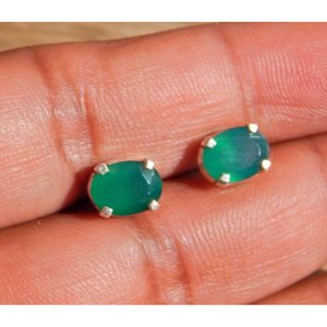 Boucles d'oreilles en argent 925 faites à la main Bijoux en onyx vert véritable Clous en forme de vis 8x6mm Clous en onyx vert - Product Image 2