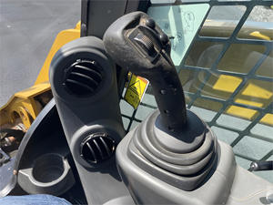 Chargeuse compacte sur chenilles Caterpillar 257D de 2014, en excellent état, occasion, livraison rapide dans le monde entier - Product Image 5