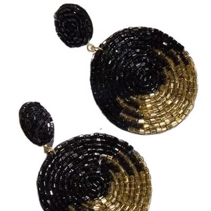 Déclaration à la mode Broderie perlée noire avec boucle d'oreille cercle doré avec finition et design de qualité supérieure par glowin fashion - Product Image 1