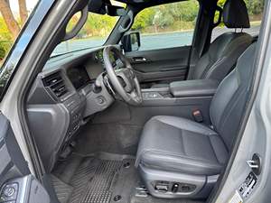 2025 GX 550 Overtrail+ เครื่องยนต์ V6 ทวินเทอร์โบ, ระบบขับเคลื่อน 4 ล้อ, อุปกรณ์ครบครัน - Product Image 4