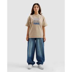 Camiseta de punto 100% algodón para mujer con manga regular, detalle inverso y diseño transpirable en color topo. - Product Image 5