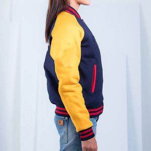 Chaqueta Estilo Universitaria Azul Marino y Amarilla para Mujer, Mangas Raglán, Ribete Acanalado a Rayas, Ropa Urbana de Moda - Product Image 4