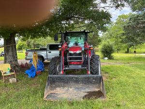 2020 Massey Ferguson 4710 Tractor bastante utilizado con componentes centrales Bomba Motor Caja de cambios - Product Image 2