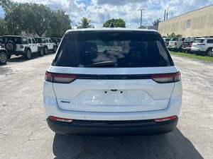 Jeep Grand Cherokee Limited PHEV 2024, 2.0L, Volante a la Derecha, Tracción en las Cuatro Ruedas, Transmisión Automática, SUV/Crossover - Product Image 5