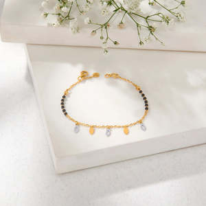 สร้อยข้อมือทองคำแท้ Mangalam Charm แบบยืดหยุ่นสำหรับผู้หญิง - Product Image 1
