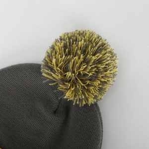 Chapeaux en tricot personnalisés OEM avec étiquette tissée, pompon en acrylique de qualité supérieure, bicolore, pompon coloré, bonnet ajustable, cyclisme, hiver, événements en plein air - Product Image 3