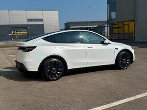 Occasion 2025 Tesla Model Y Puissance-217kW (295ch) Hybride Électrique Capacité Batterie-82kWh Transmission Automatique Axle-2 Conduite à Gauche - Product Image 2