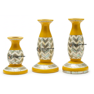 ผู้จัดจำหน่ายชาวอินเดียเสนอเชิงเทียนทรงตรงแบบเรียวประดับเปลือกหอย/มุกหรูหราสำหรับเทศกาลคริสต์มาส - ลายเรขาคณิตเชฟรอนสีเหลืองและสีขาว - Product Image 1