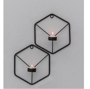 Candelabro de pared de Metal dorado moderno hecho a mano, perfecto para una elegante decoración de comedor y arreglo de velas - Product Image 4