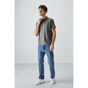 Camiseta Básica para Hombre Color Caqui-88381, Algodón Grueso de Textura Suave con Cuello Polo, Corte Holgado, Hecha de Tela Oxford - Product Image 3