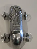 Modèle de voiture de course en aluminium poli de style Art déco, artisanat métallique, d'inspiration vintage, objet de collection, décoration de table, décoration d'intérieur, haute qualité