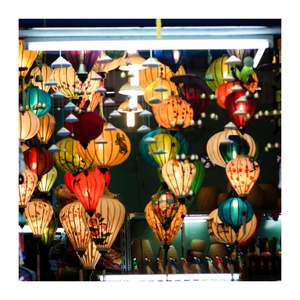 โคมไฟไม้ไผ่ผ้าไหมเวียดนามพรีเมี่ยม-ไฟตกแต่งที่สวยงามสำหรับโอกาสพิเศษและพื้นที่กลางแจ้ง - Product Image 1