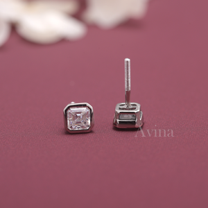ต่างหูเพชรทรง Asscher แบบฝังขอบ ตัวเรือนทองคำขาว/โรสโกลด์/เหลือง 18K  แบบเกลียวหลัง  ดีไซน์มินิมอล  ได้รับการรับรองจาก IGI - Product Image 6