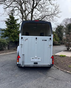 Hot Seller for Comfortable Design Steel Side Wall Semi <b>Trailer</b> Livestock Horse Axle <b>Trailer</b> 12R22.5 Tyre Horsebox 1400kg Payload - Product Image 3