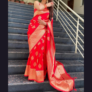 Saree de borde de encaje de moda para mujer con tela de red de lentejuelas para celebraciones y fiestas de invierno - Product Image 1