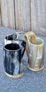 Chaque tasse en corne est unique sculptée dans la corne avec soin une tasse en corne conçue pour la force rustique Taille personnalisée Fait à la main - Product Image 2