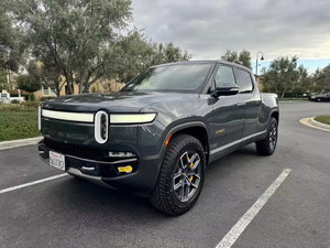 Rivian R1T 2024, Volante a la Izquierda, Asientos de Cuero, 5 Plazas, Faros de Xenón, Cámara Trasera, 250-300 CV, 200-300 Nm - Product Image 3