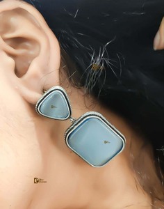 Pendientes Réplica Plateados con Piedra Monalisa para Niñas, Ideales para Fiestas y Regalos - Product Image 6