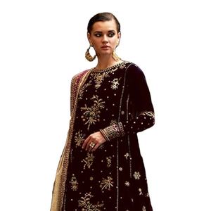 Salwar Kameez en velours brodé avec pantalon Santoon et broderie exquise Dupatta sur les trois pièces - Product Image 1
