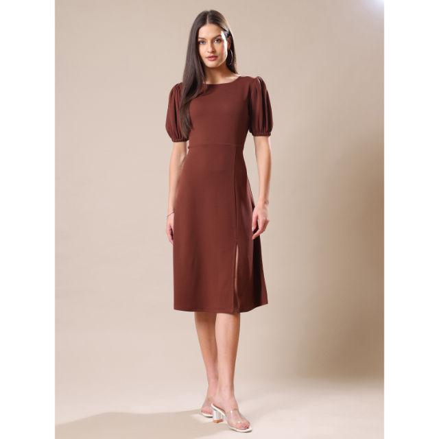 สีน้ำตาล