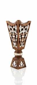 Bakhoor, una mezcla tradicional de incienso árabe, se coloca sobre carbón caliente. El quemador, que es un recipiente de metal, ayuda a retener el calor y permite... - Product Image 3