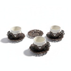 Ensemble de 6 tasses et soucoupes en fonte vintage, comprenant 6 tasses en métal et 6 soucoupes, idéal pour les cafés et les salons de thé - Product Image 5