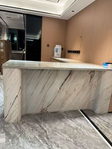 Comptoir de cuisine personnalisé en marbre blanc Palissandro brillant, design italien, îlot en marbre blanc Galaxy - Product Image 4