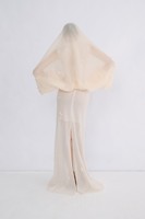 Belle conception de robe à capuche manches bouffantes grandes poignets fabriqués à la main détail de fleurs ELIE EMB haut tissu tri-acétate transparent Vietnam