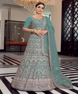 Vente en gros à la mode soie Lehenga Choli Georgette broderie séquence travailler avec Dupatta fête ethnique porter vêtement ApparelGarment - Product Image 2