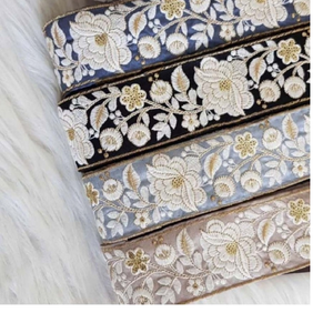 Rubans brodés à la machine sur mesure de différents modèles et de couleurs claires et sombres pour les robes de mariée et les vêtements. - Product Image 1