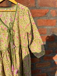 100% algodón bloque de mano impreso Boho Maxi vestido estilo indio vestido largo con técnicas bordadas y decoración de borlas - Product Image 3