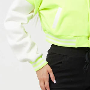 Chaquetas Universitarias Cortas de Moda 2026 para Mujer, Chaqueta Universitaria Personalizada de Invierno Estilo Vintage para Mujer - Product Image 4