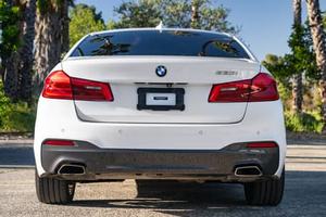 2020 VMW 5 3.0 l Sedán Turbo Automático con Asientos de Cuero, Techo Panorámico, Faros LED, Neumáticos R18 - Product Image 5