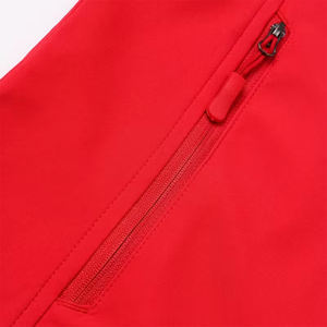 Chaleco de concha suave de alta calidad para hombre, chaleco Softshell impermeable sin mangas con cremallera y cuello levantado de Color rojo con bolsillo con cremallera - Product Image 5